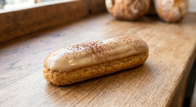 Éclair au café